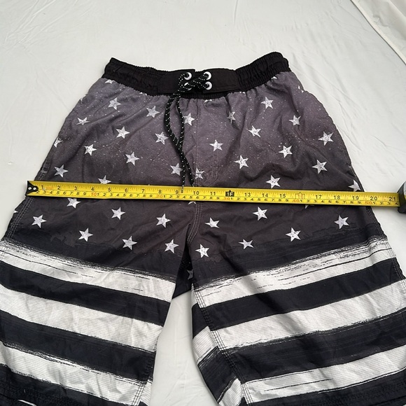 Pacific Scene black gray white Stars and Stripes mesh lined swim trunks - Picture 4 of 8